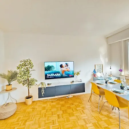 Comfort 1br Flat With Terrace View Apartment