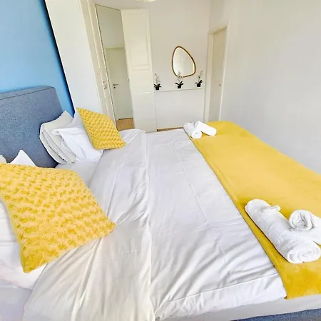 Comfort 1br Flat With Terrace View Apartment *