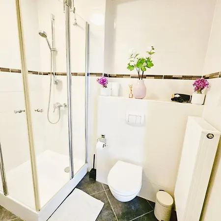 Apartment Comfort 1br Flat With Terrace View *