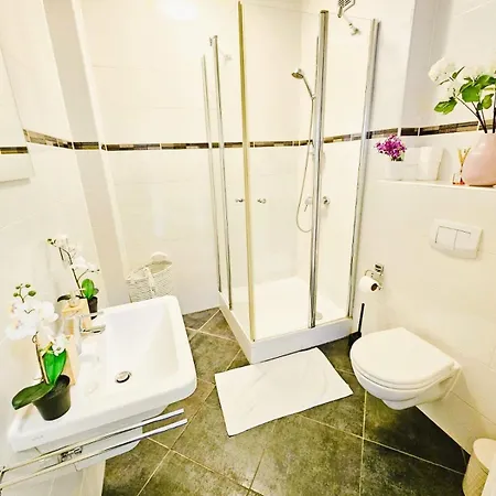 Comfort 1br Flat With Terrace View